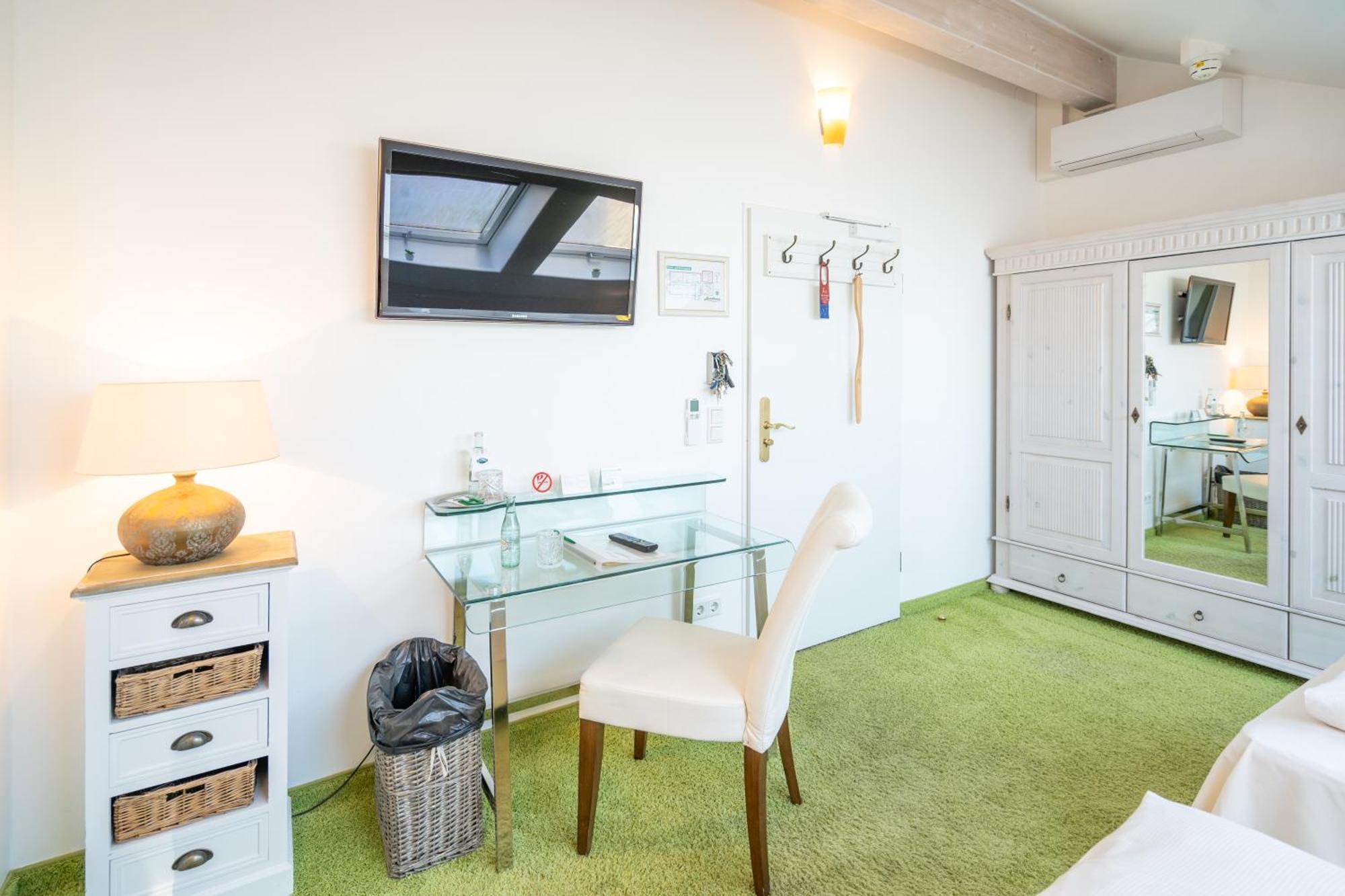 Landhaus Hotel Wolfratshausen Eksteriør bilde
