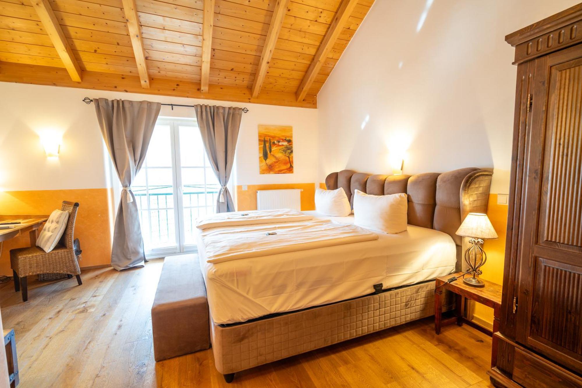 Landhaus Hotel Wolfratshausen Eksteriør bilde