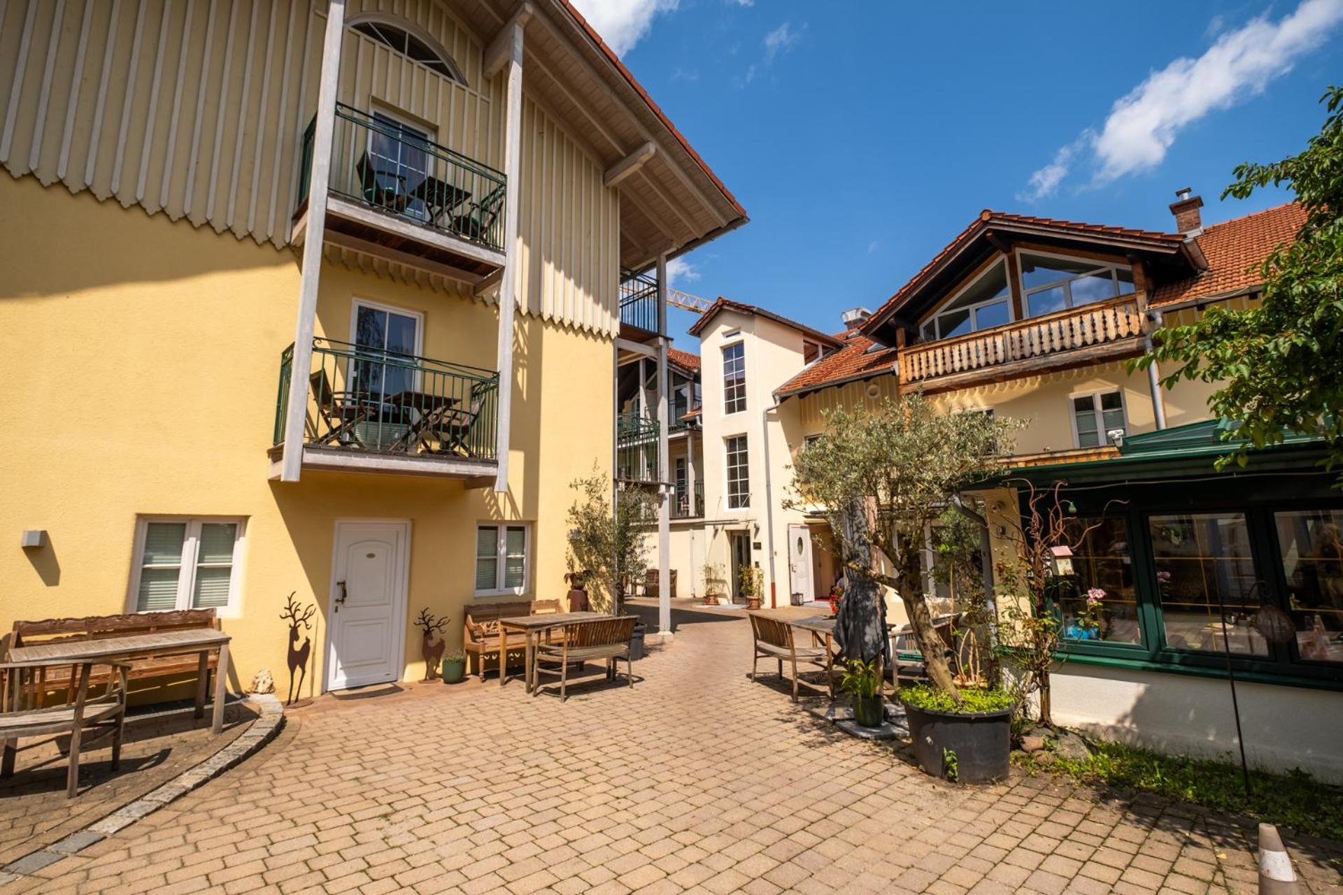 Landhaus Hotel Wolfratshausen Eksteriør bilde