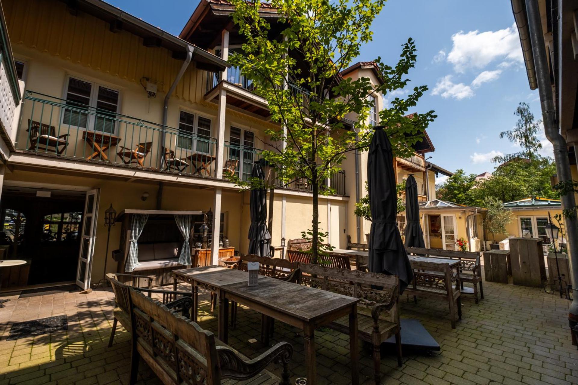 Landhaus Hotel Wolfratshausen Eksteriør bilde